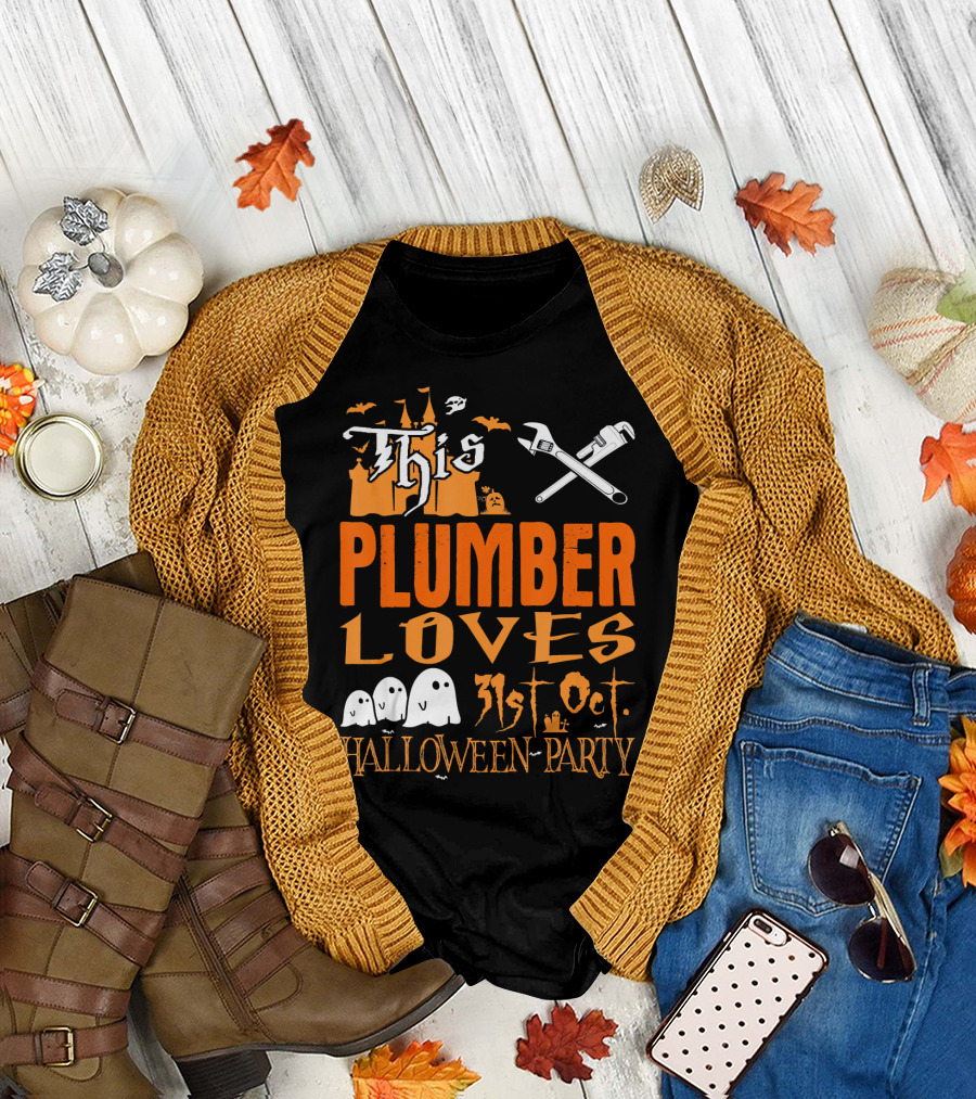 This Plumber Loves 31st Oct Halloween Party T-Shirt