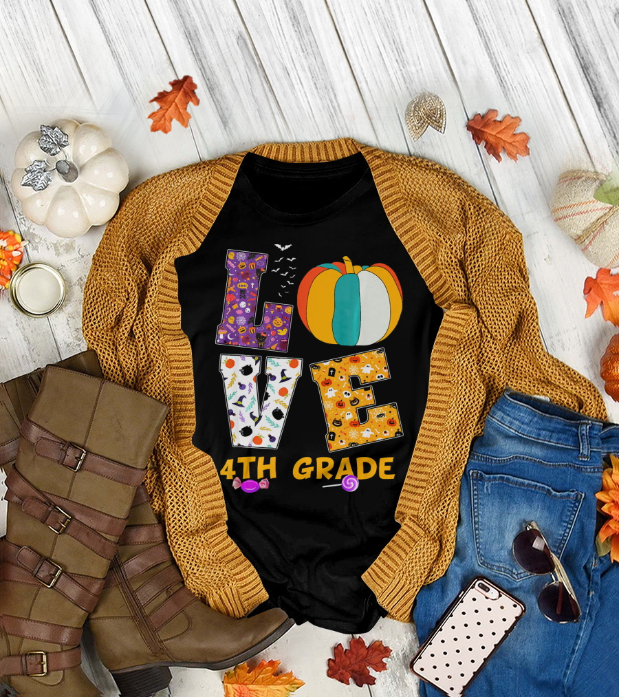 Halloween Love 4th Grade Teacher Candy Pumpkin T-Shirt