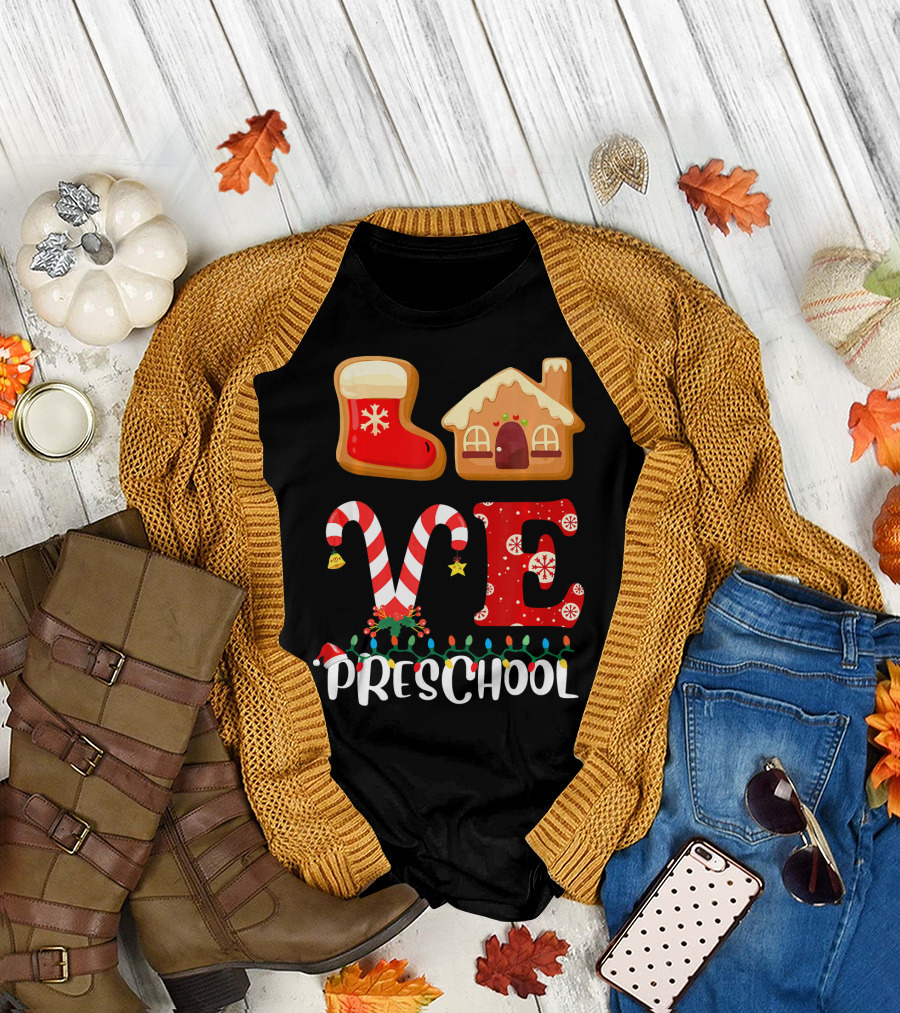 Love Christmas Preschool Teacher T-Shirt