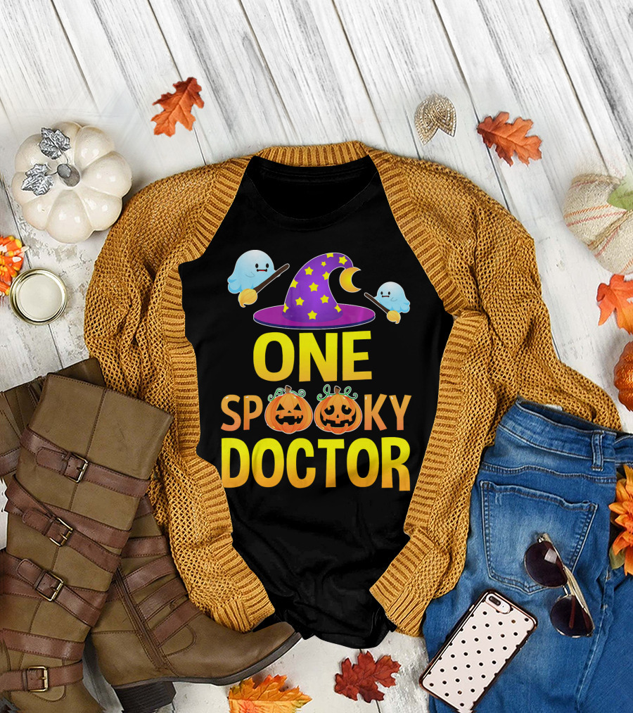 One Spooky Doctor Halloween Witch Hat Ghosts Pumpkins T-Shirt