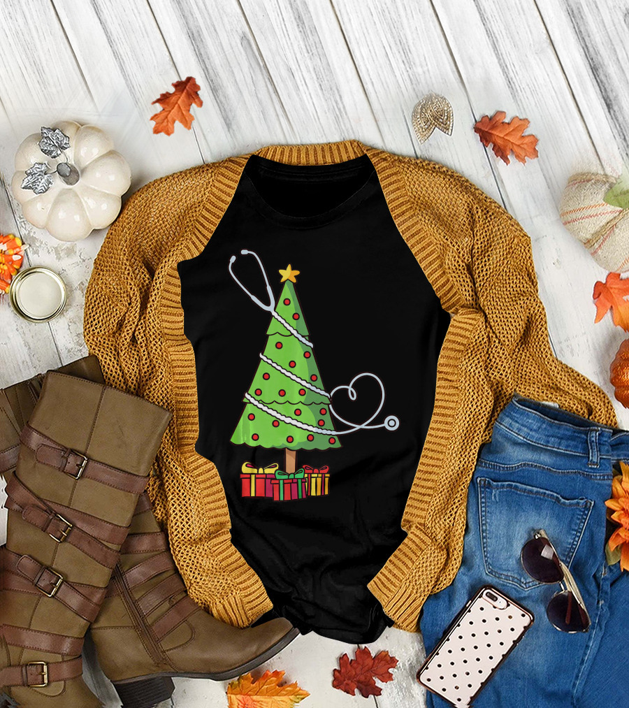Stethoscope Doctor Medical Christmas Tree with Festive Presents T-Shirt