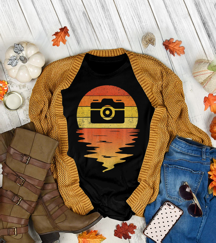 Camera Retro Sunset Reflection 70s T-Shirt