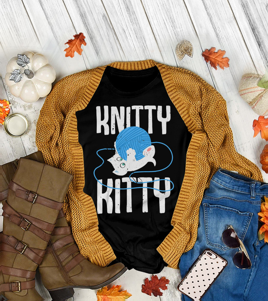 Knitty Kitty with Funny Knitting Kitten and Blue Yarn Ball T-Shirt