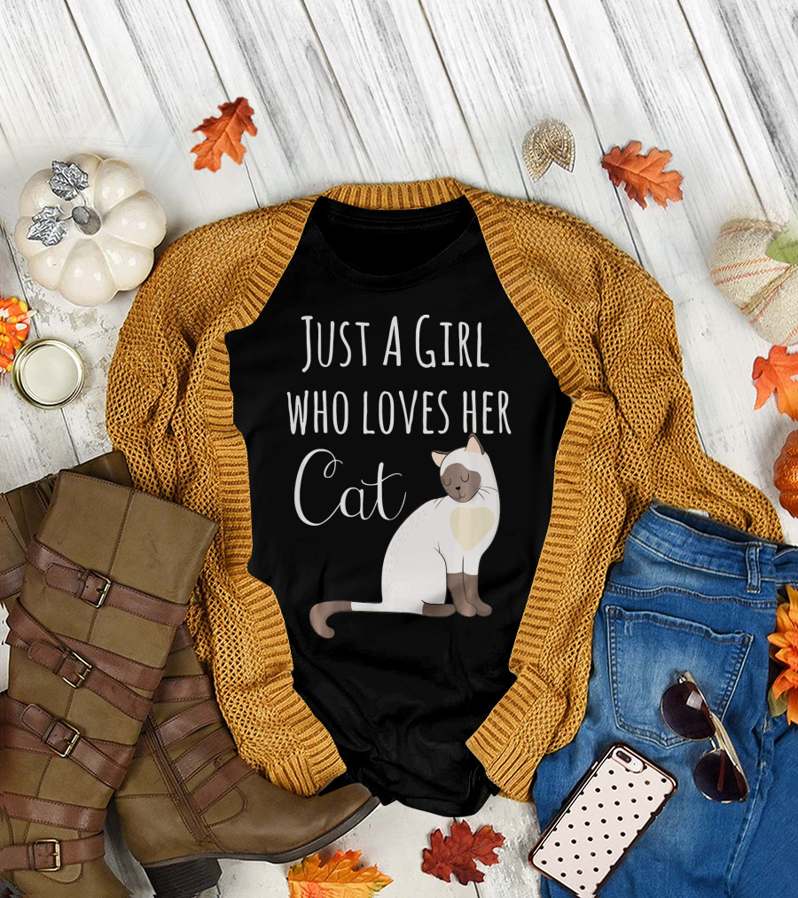 Just a Girl Who Loves Her Cat Adorable Siamese Mom Love My Cat T-Shirt