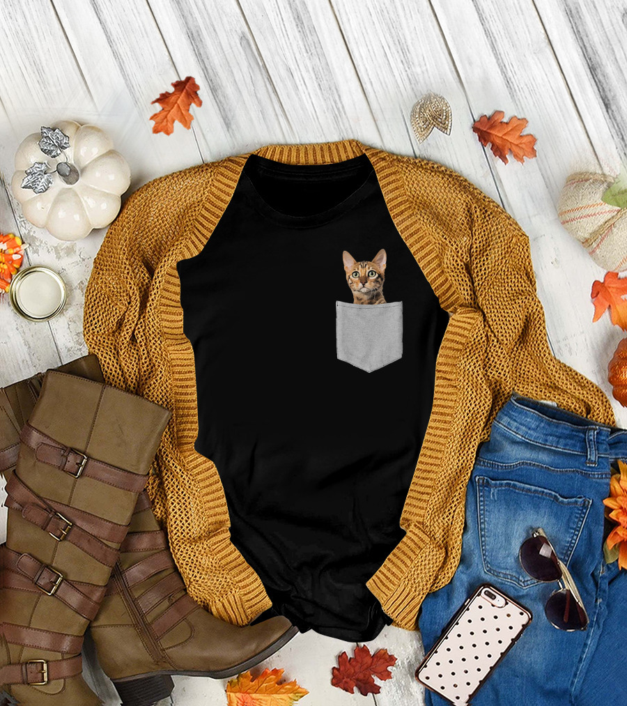 Funny Bengal Cat Peeking from Pocket Cute Kitty T-Shirt