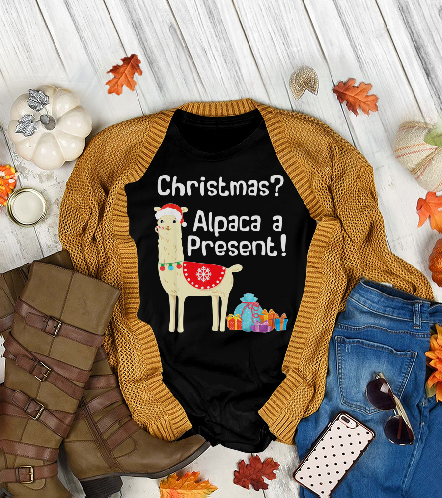 Christmas Alpaca a Present Santa Hat and Gifts T-Shirt