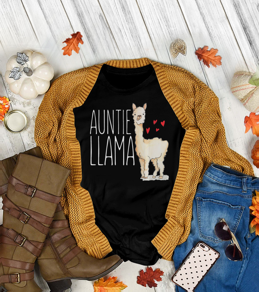 Auntie Llama with Cute Hearts T-Shirt