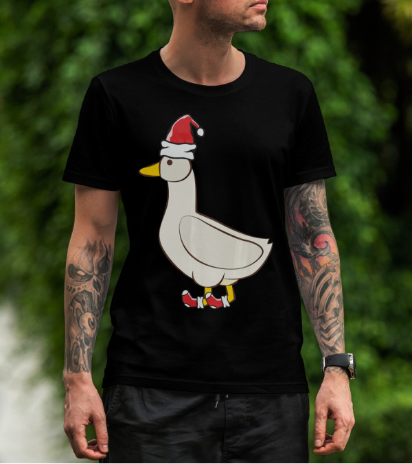 Goose Wearing Santa Hat Christmas Geese Holiday T-Shirt