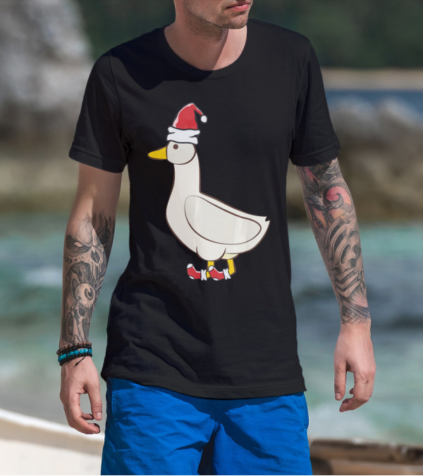 Goose Wearing Santa Hat Christmas Geese Holiday T-Shirt