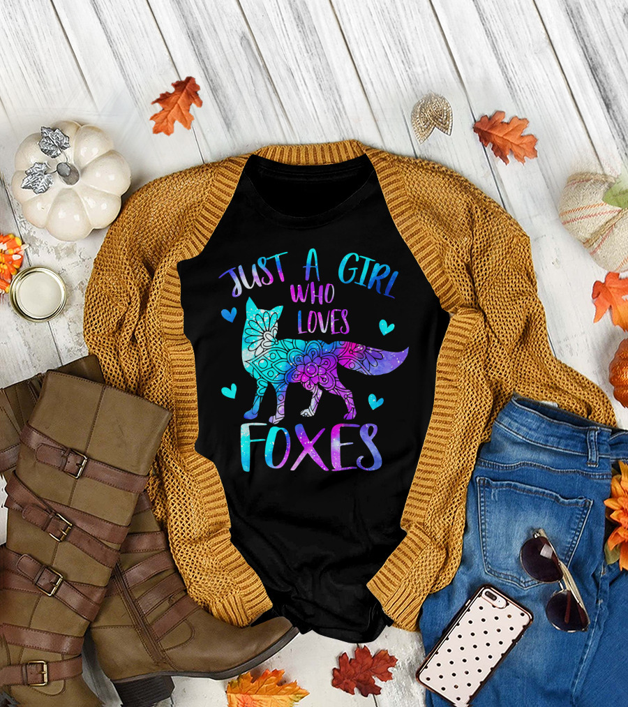 Just a Girl Who Loves Foxes Multicolor Floral Pattern with Hearts T-Shirt