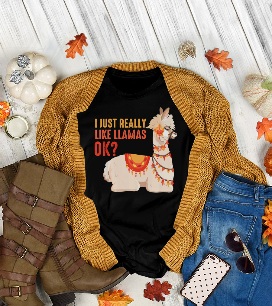 I Just Really Like Llamas OK? Retro Style Llama Decor T-Shirt