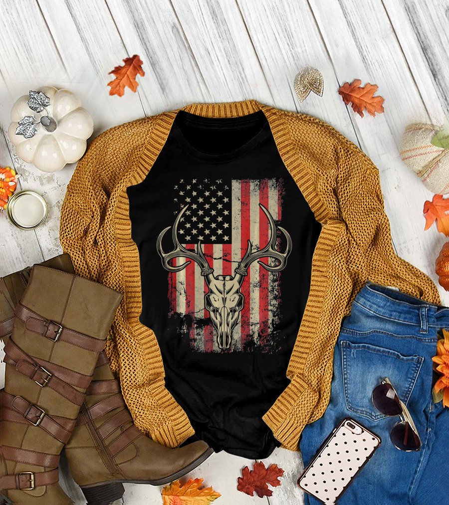 Deer Skull with Antlers on American Flag for Hunters T-Shirt