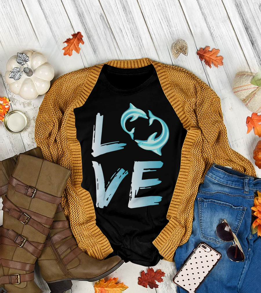 Love Dolphins Ocean Marine Perfect T-Shirt