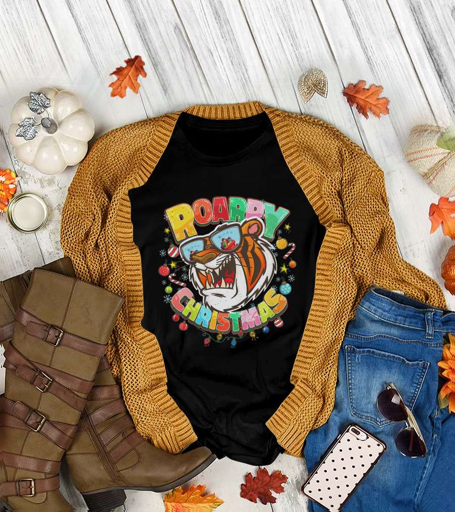 Roarry Christmas Kids Tiger Zoo Animals Holiday Fun T-Shirt