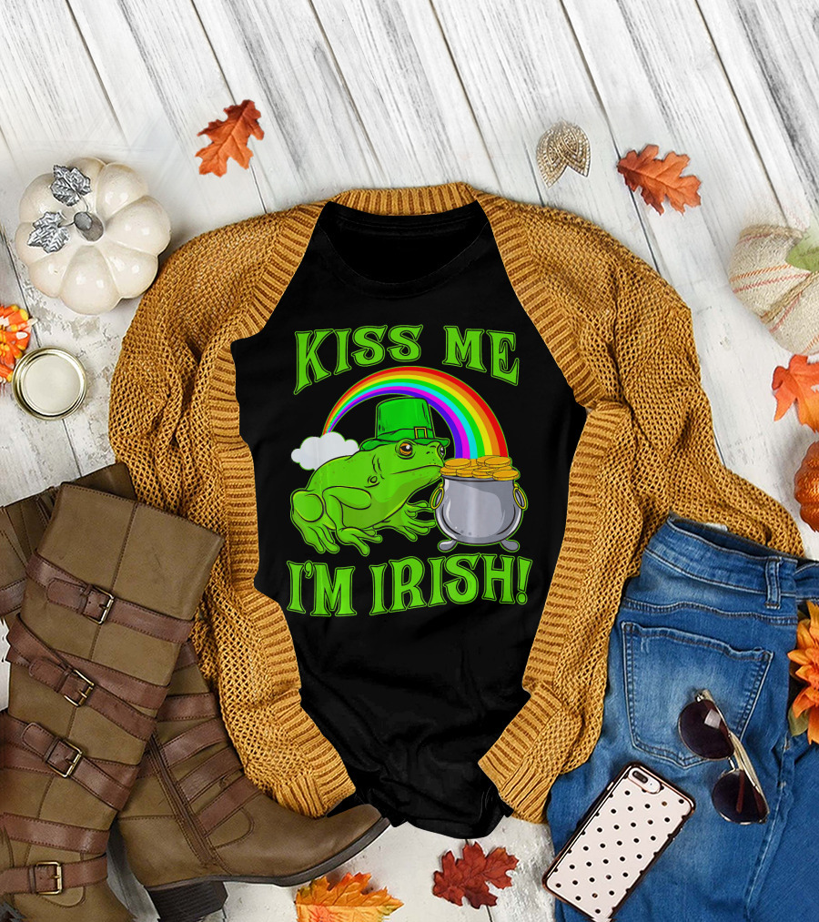 KISS ME I'M IRISH St Patrick's Day Frog with Pot of Gold and Rainbow T-Shirt