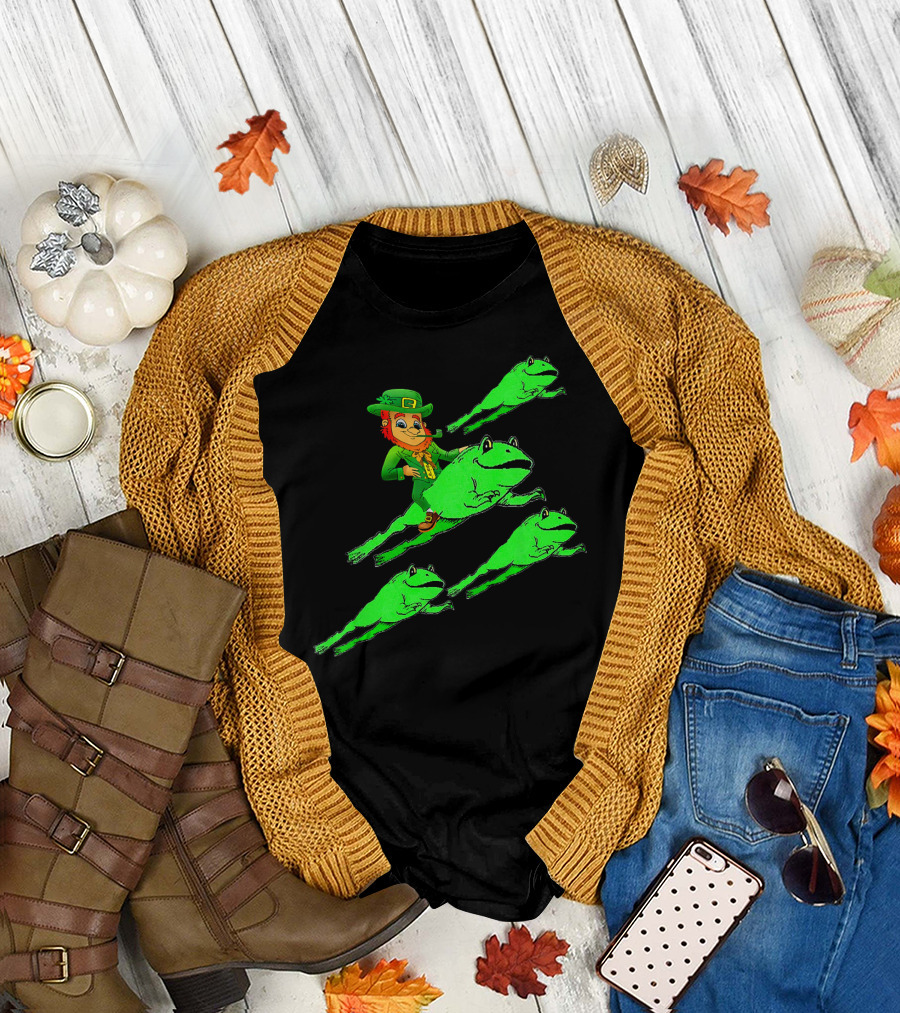 Leprechaun Riding a Frog St Pat Frogs St Patricks Day T-Shirt