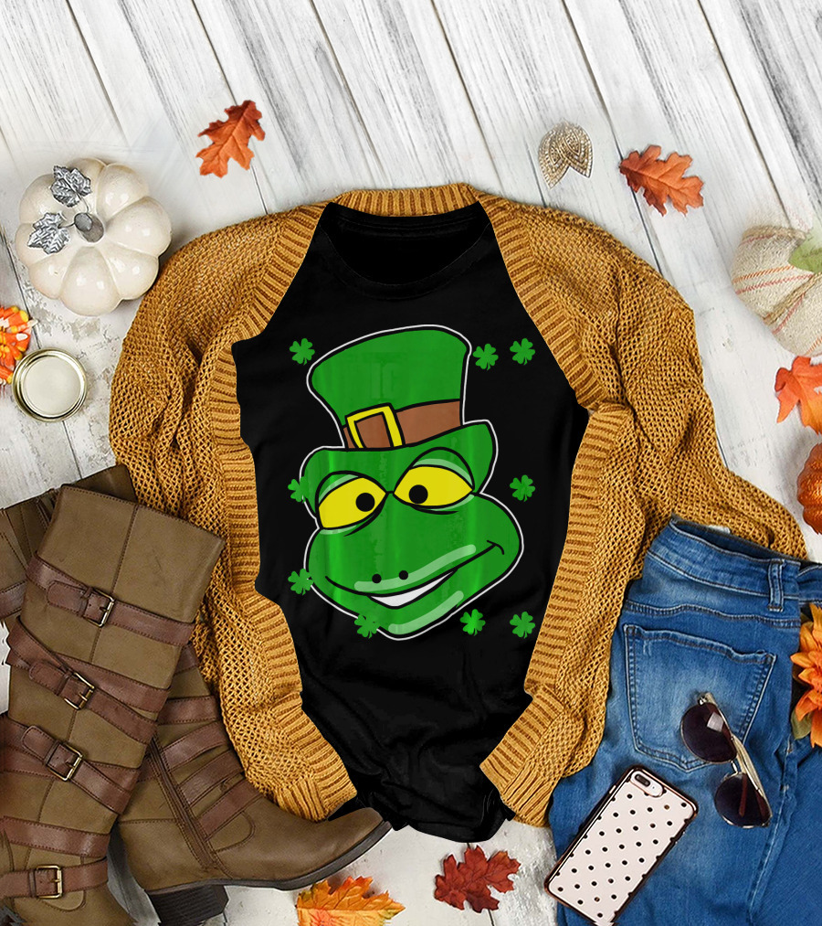 Leprechaun Iguana Shamrock Smile Funny St. Patricks Day T-Shirt