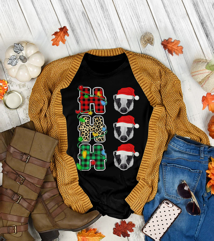 HO HO HO Christmas Lights Santa Hat Badger Leopard T-Shirt