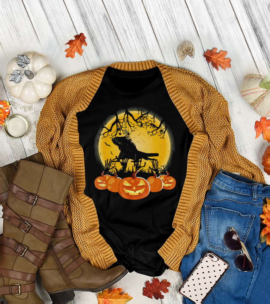 Green Iguana Halloween Moon with Jack-O'-Lanterns T-Shirt