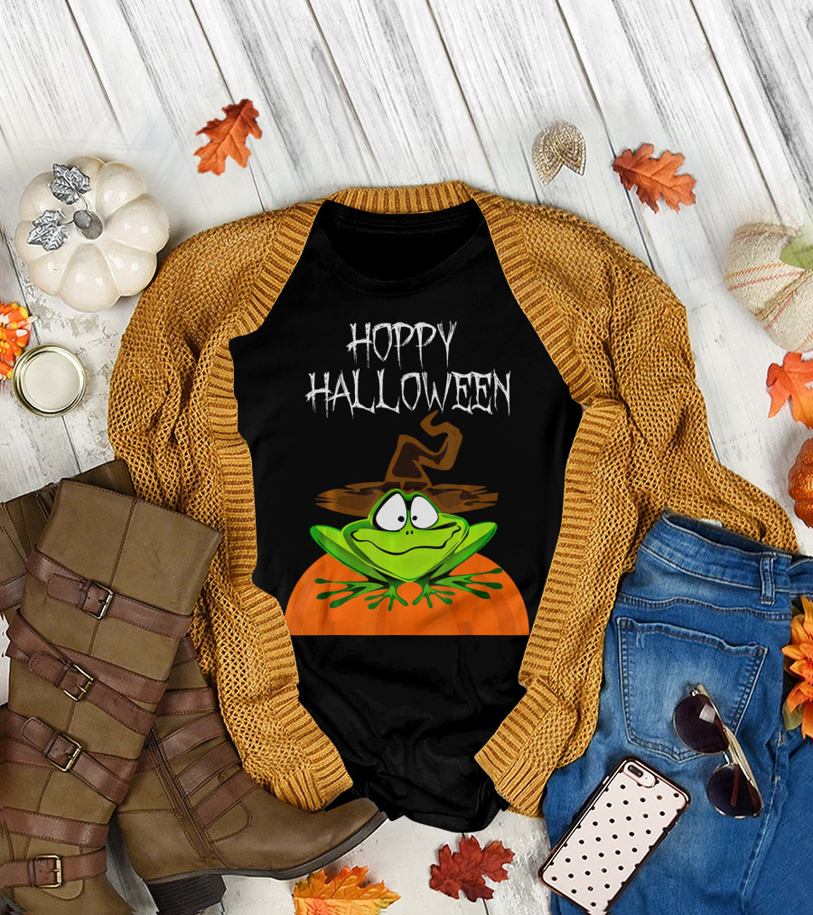 Hoppy Halloween Funny Frog Pumpkin Witch Hat Pun T-Shirt