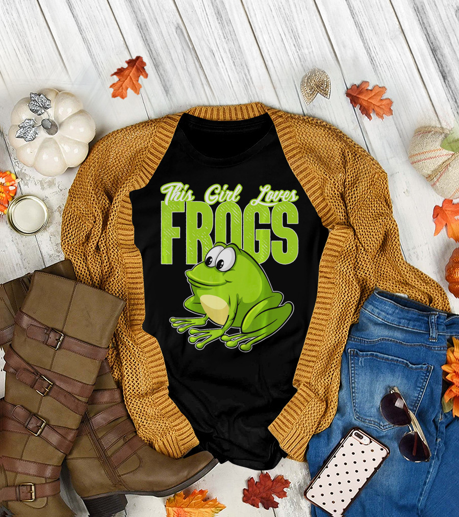 This Girl Loves Frogs Cute Frog T-Shirt