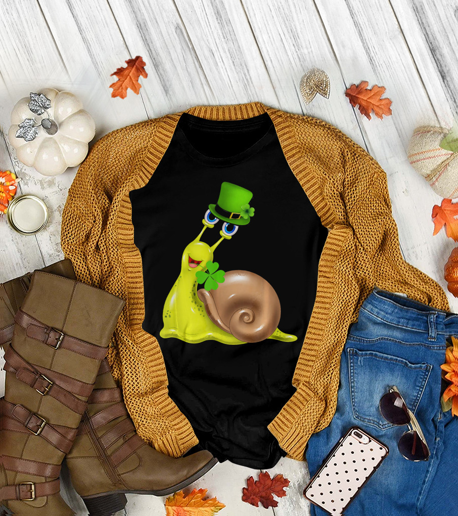 St Patricks Day Snail Wearing Irish Shamrock Hat T-Shirt