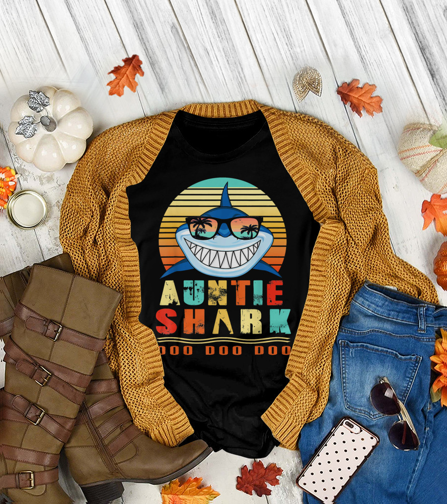 Auntie Shark Doo Doo Doo Retro Sunset Palm Trees T-Shirt