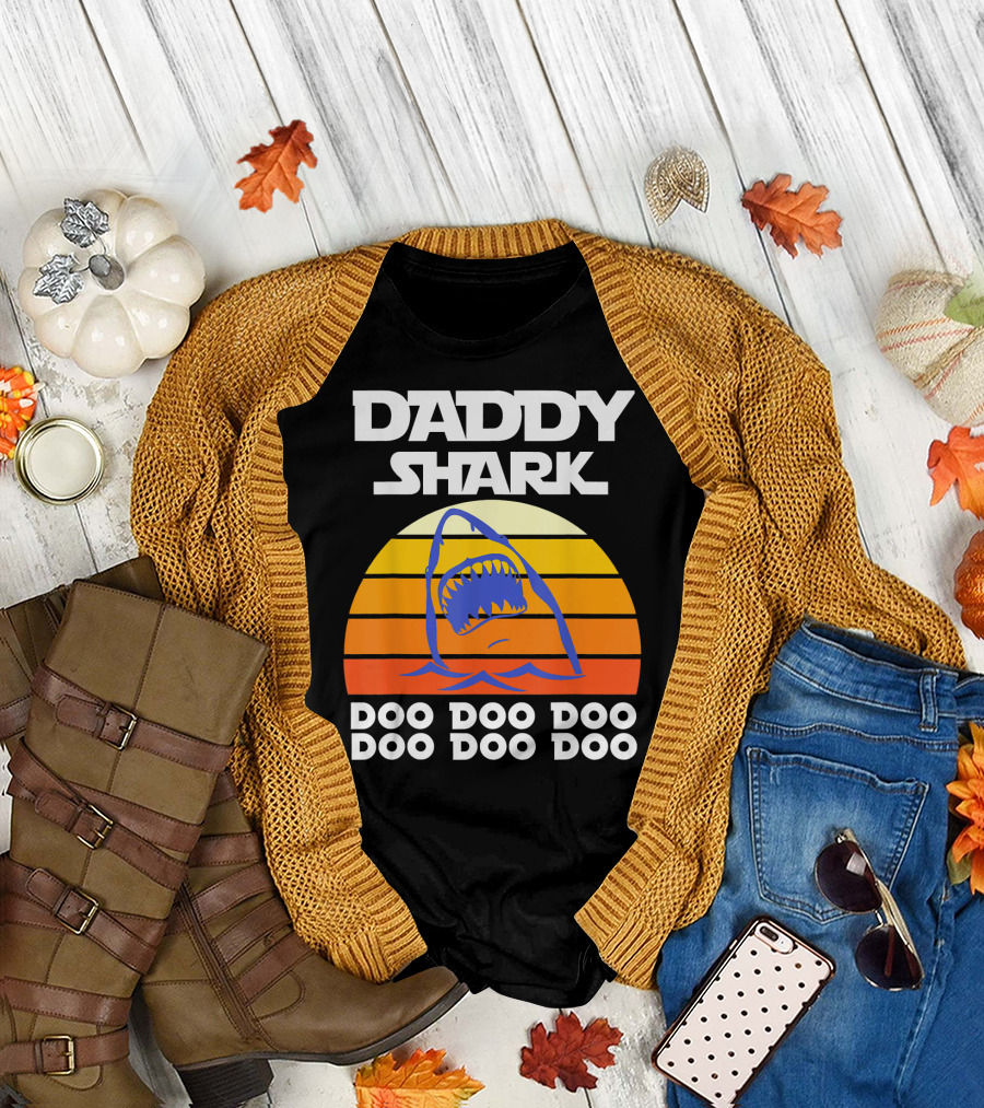 Daddy Shark Doo Doo Doo Retro Sunset Shark Jaws T-Shirt