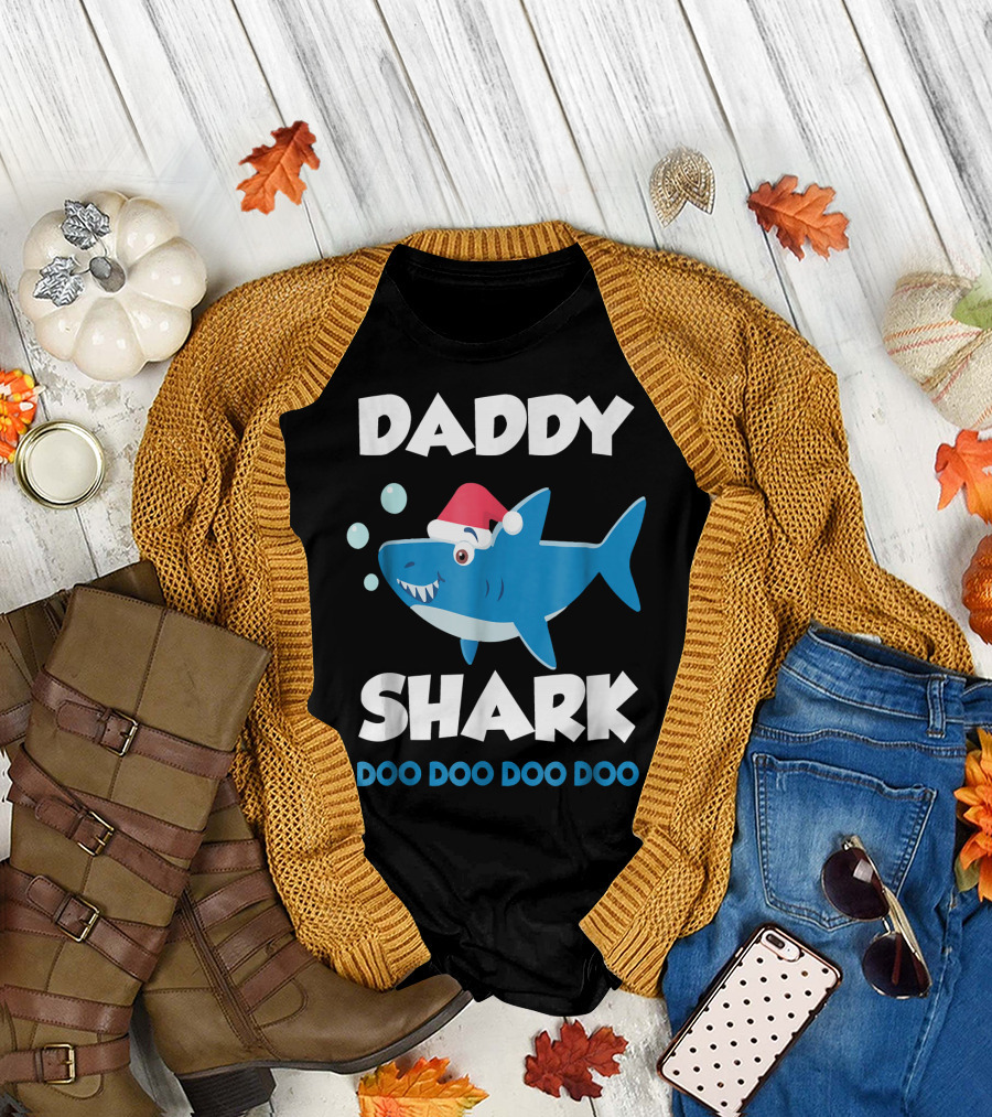Daddy Shark Doo Doo Doo Doo Santa Hat T-Shirt