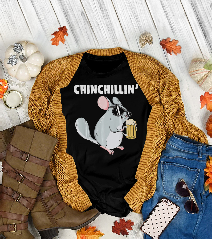 Chinchillin' Funny Animal Lover Pet Owner Cool Chinchilla with Beer T-Shirt