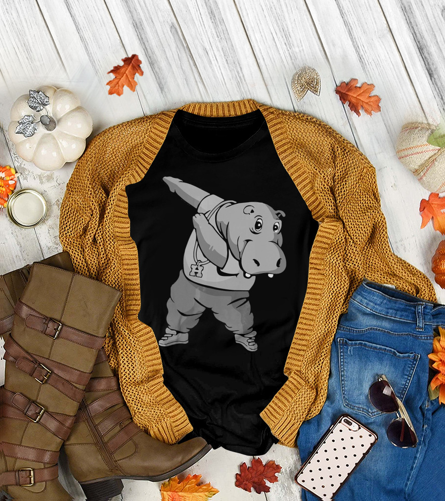 Dabbing Hippo with Necklace in Fun Hip Hop Dance T-Shirt