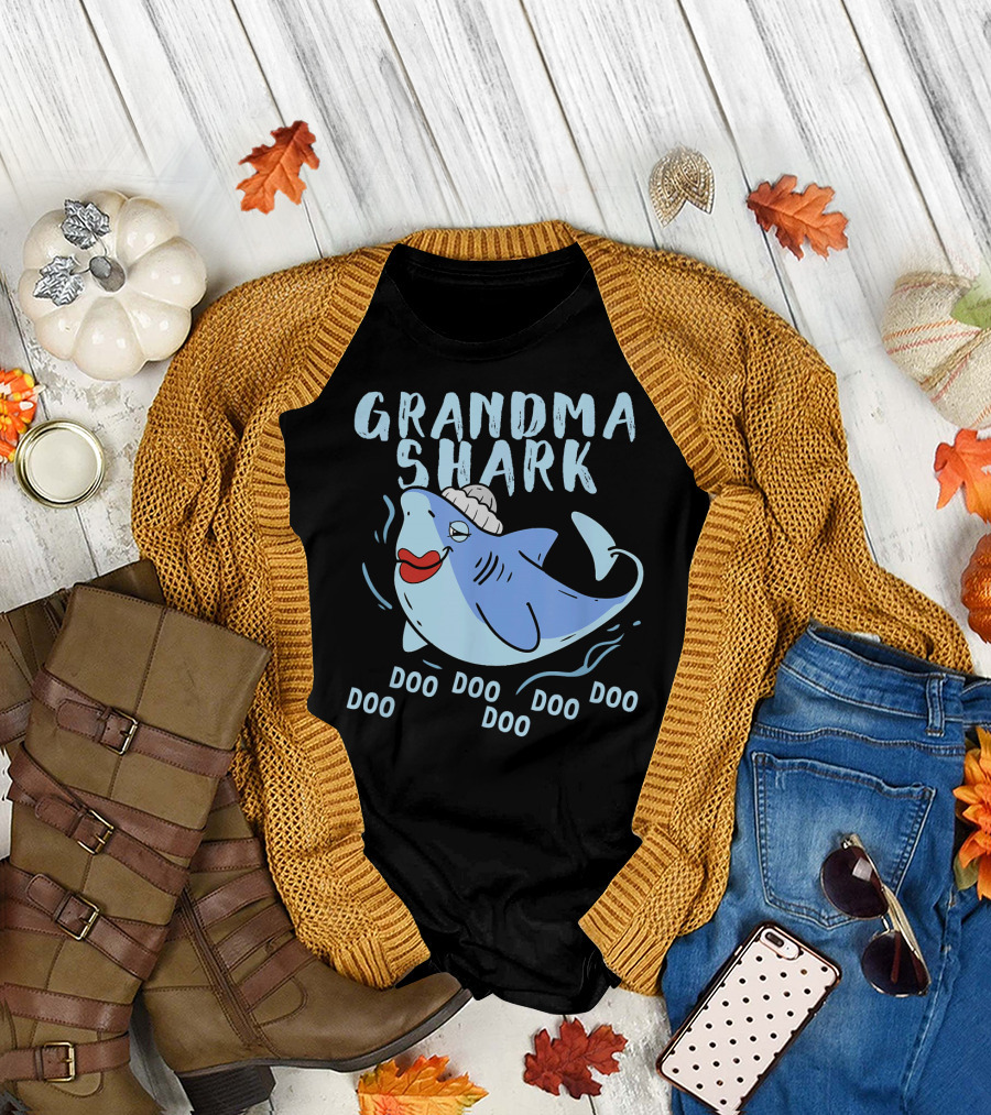 Grandma Shark Doo Doo Doo Doo For Your Grandmom T-Shirt
