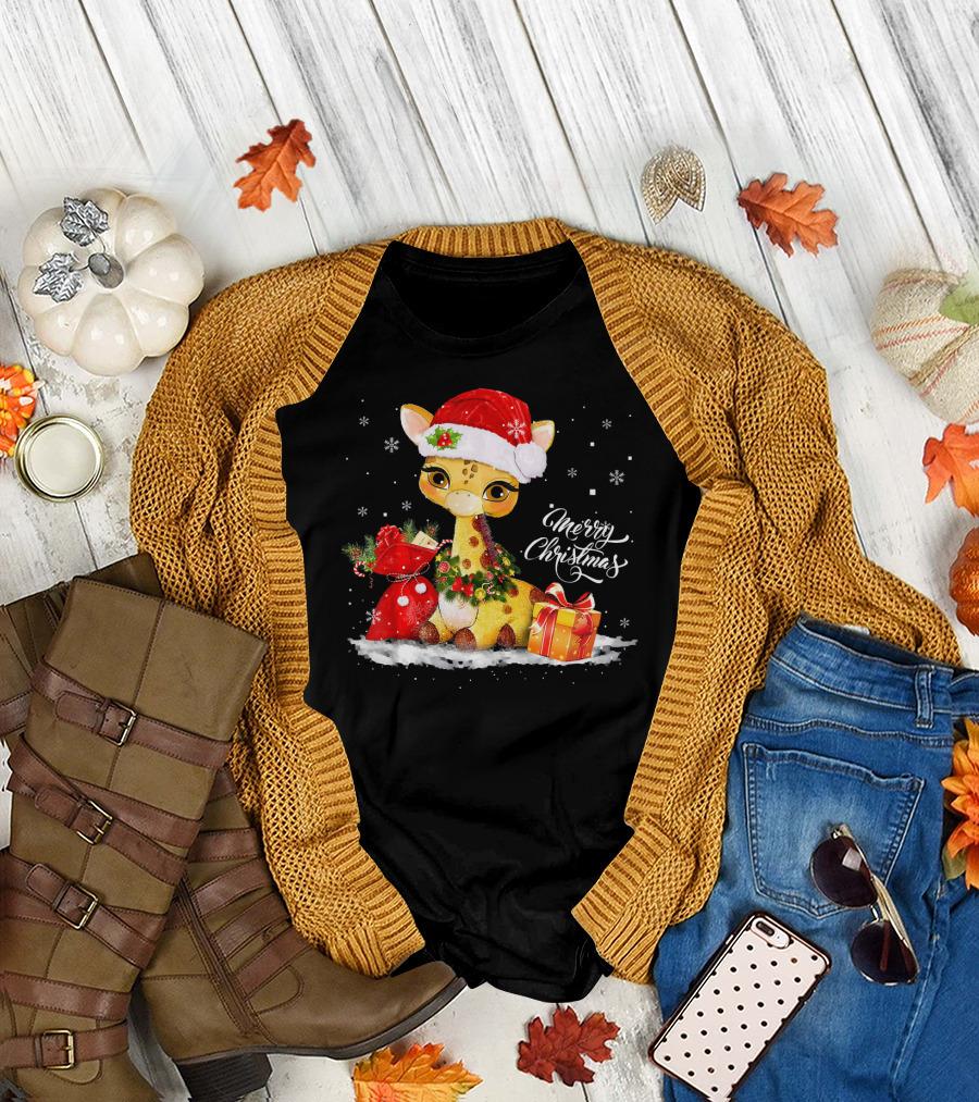 Merry Christmas Cute Giraffe with Santa Hat and Gifts T-Shirt