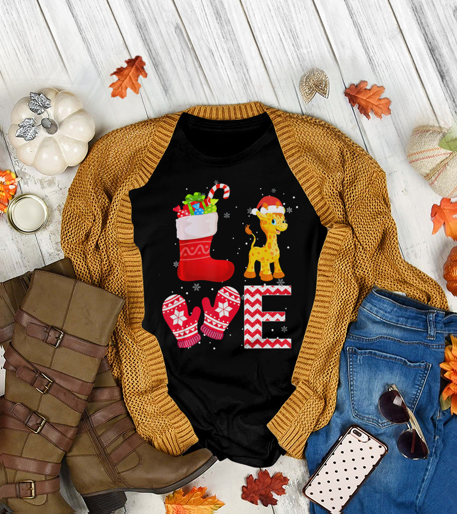 Love Christmas Giraffe Stocking Mittens Snowflakes T-Shirt