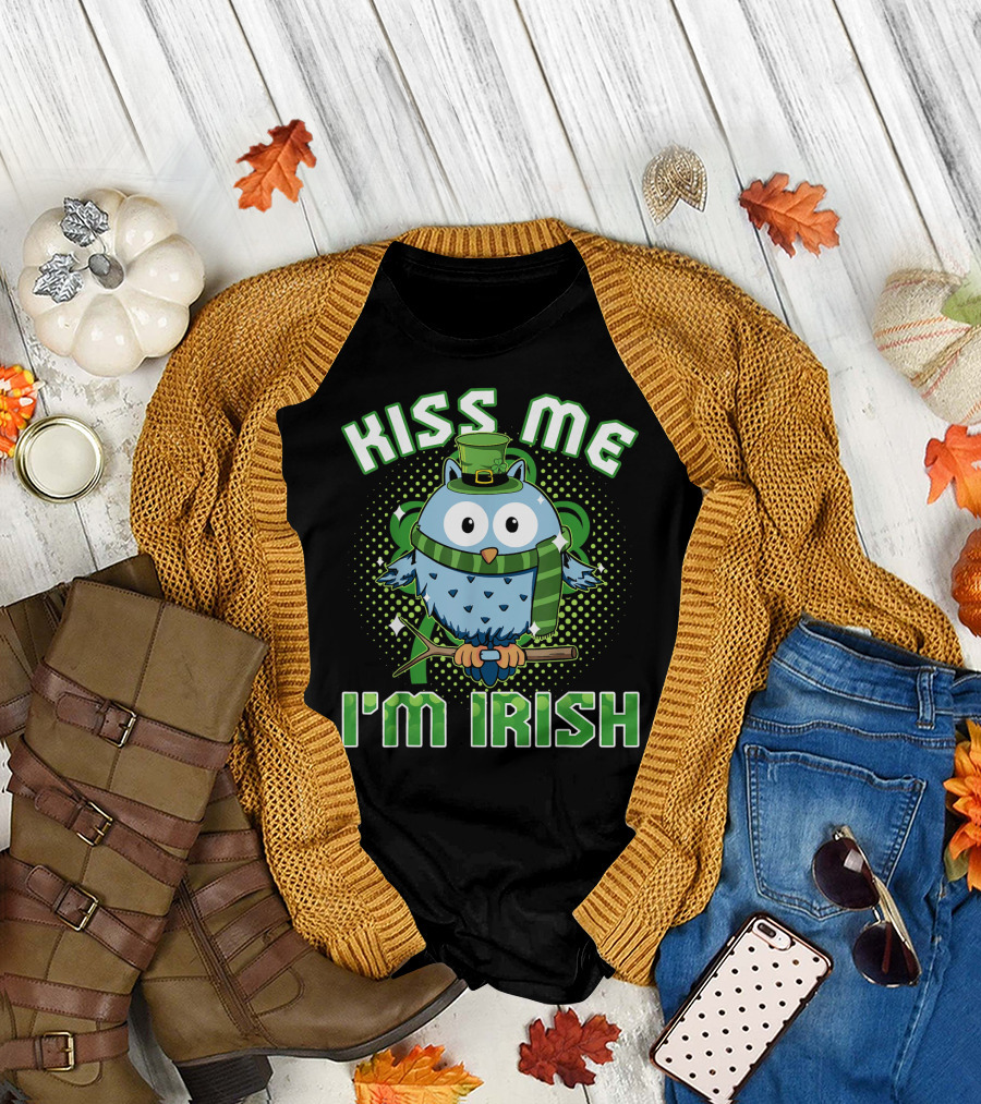 St. Patricks Day Kiss Me I'm Irish Owl with Green Hat and Scarf T-Shirt