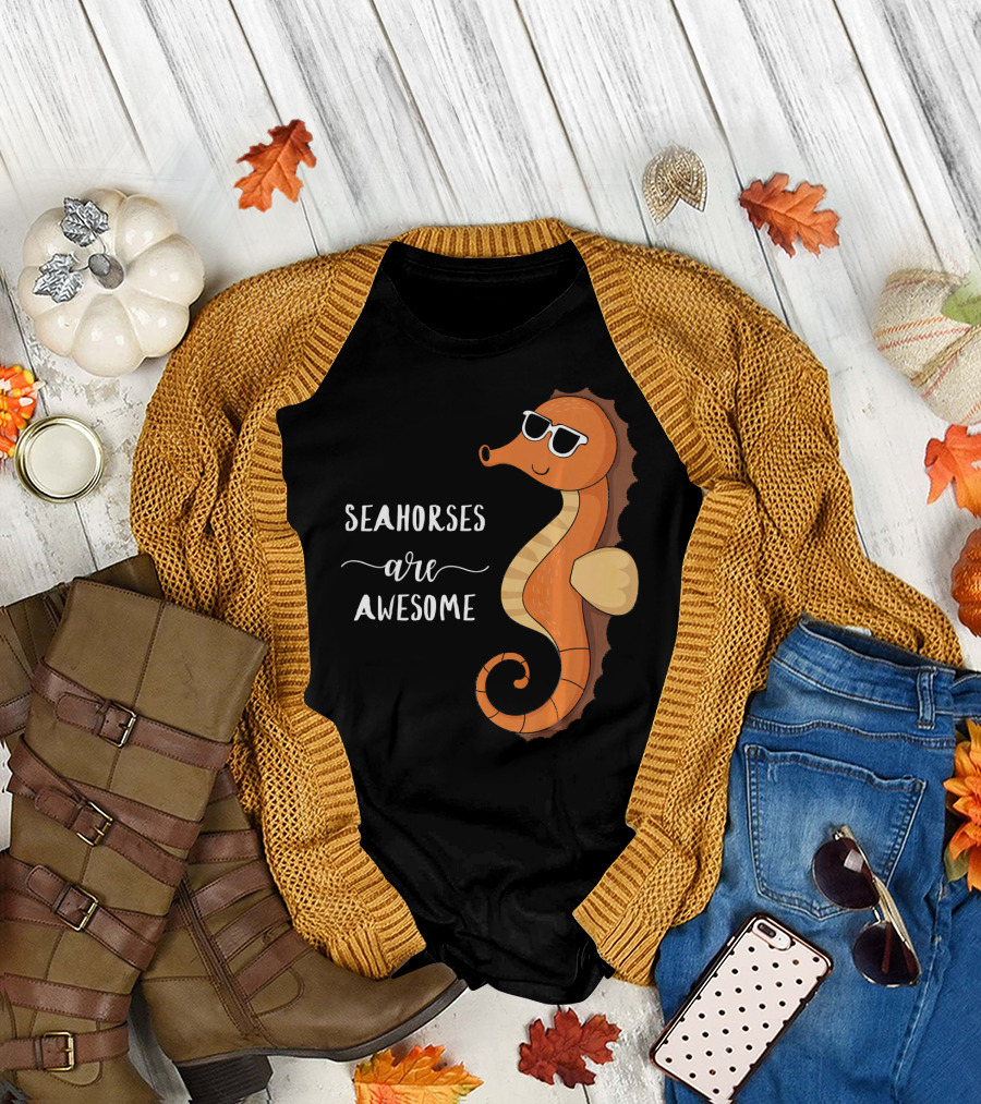 Seahorses Are Awesome Cool Seahorse Wearing Sunglasses T-Shirt