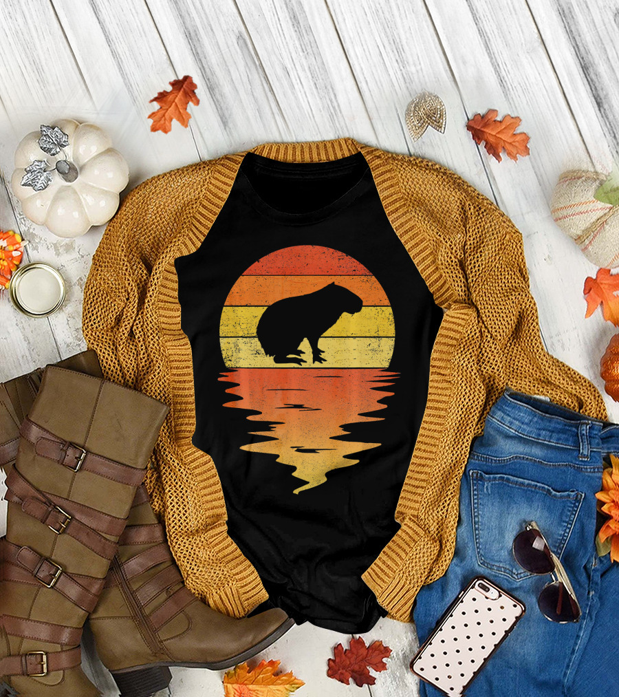 Capybara 70s Vintage Retro Sunset Silhouette Reflection T-Shirt