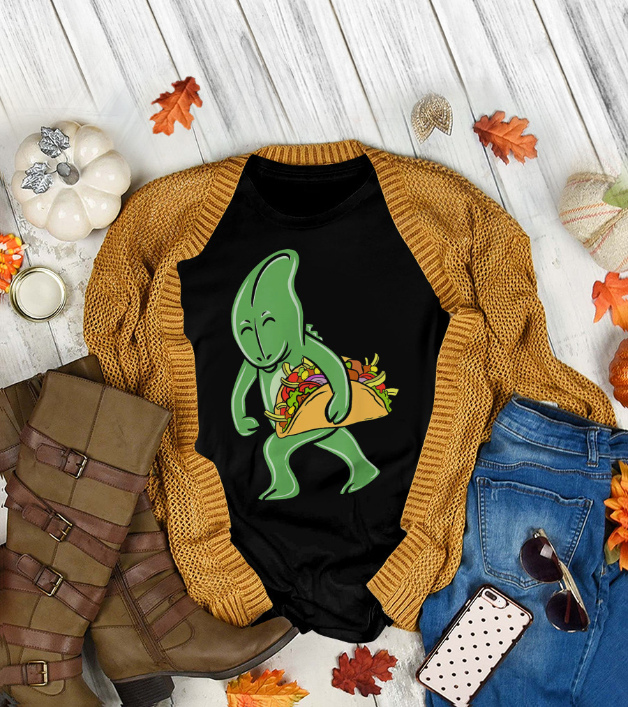 Chameleon Enjoying Taco Delight in a Humorous Pet T-Shirt