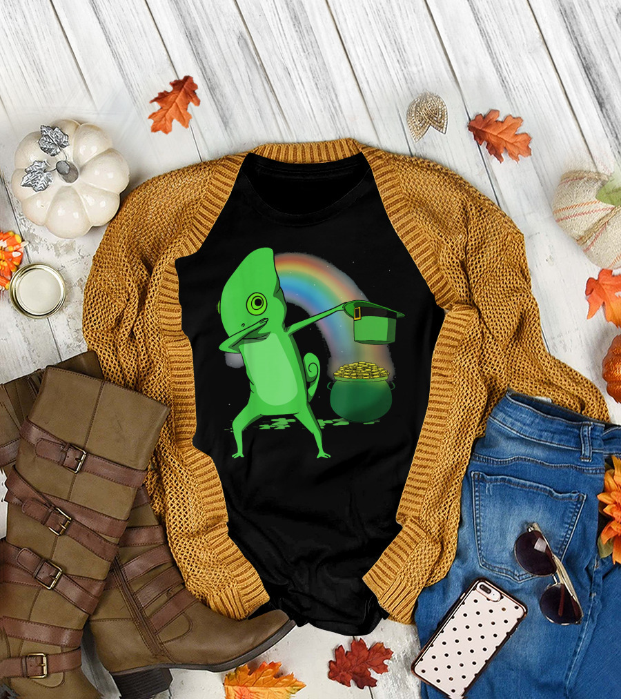 Dabbing Chameleon Leprechaun with Rainbow and Pot of Gold St Patricks T-Shirt