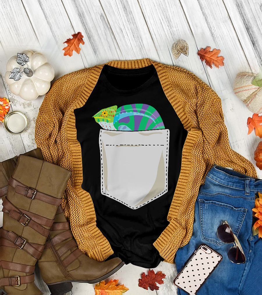 Pocket Chameleon Christmas Style Best For Holiday Fun T-Shirt