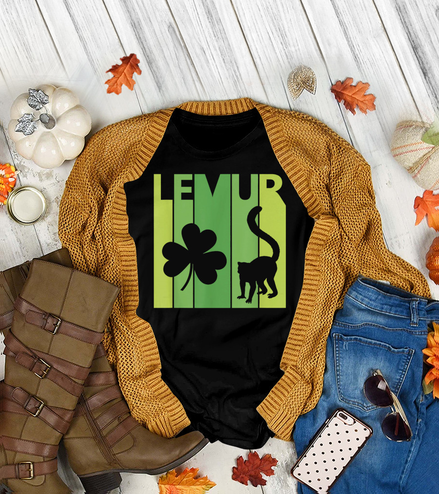 Lemur Shamrock St Patricks Day T-Shirt