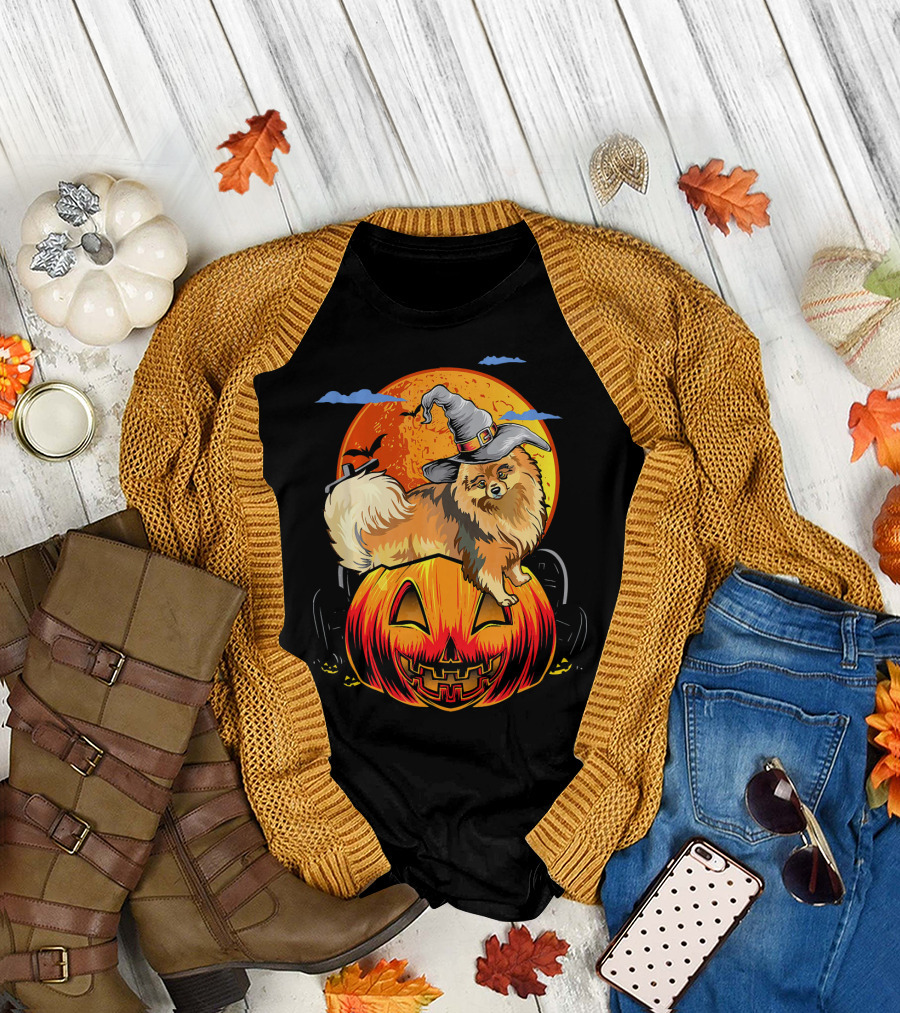 Pomeranian Halloween Pumpkin Witch Hat Moon and Bats T-Shirt