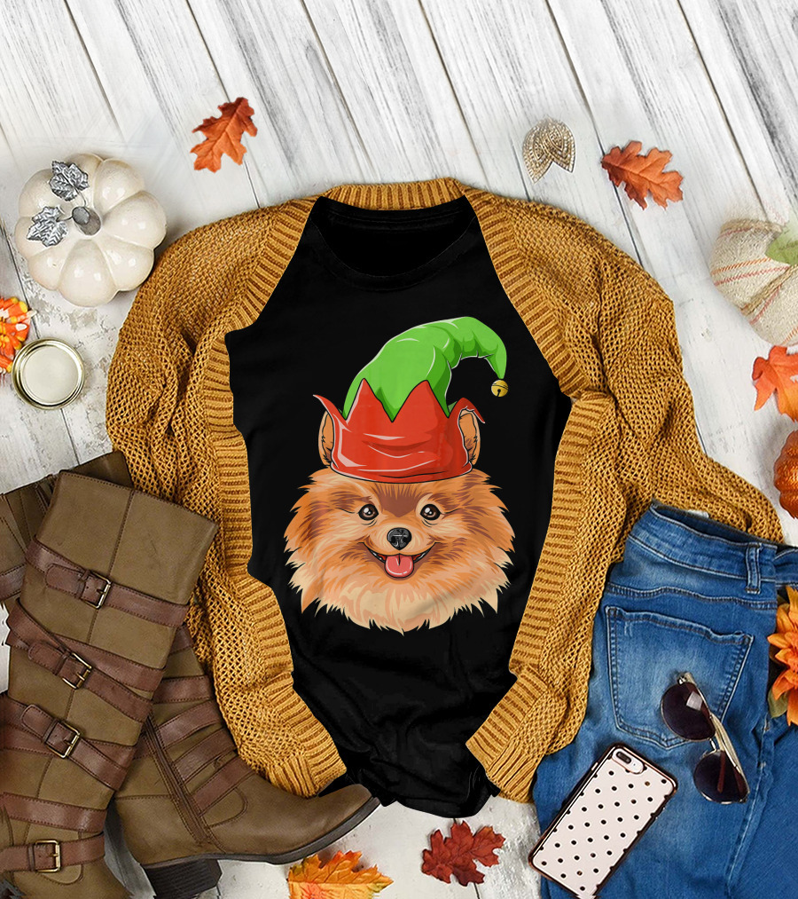 Pomeranian in Green and Red Elf Hat Christmas Pomeranian T-Shirt