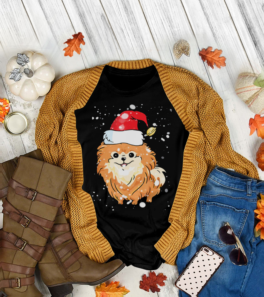 Pomeranian with Snowflakes Santa Hat T-Shirt