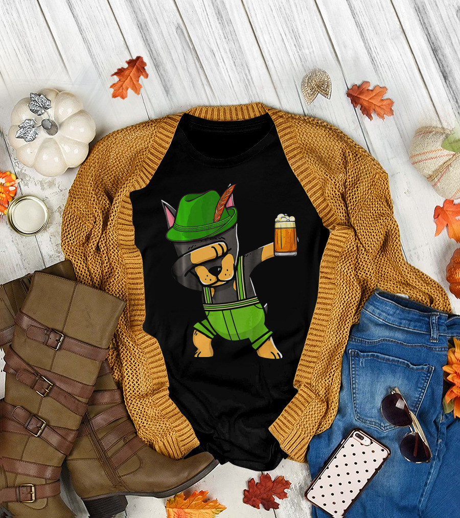 Dabbing Doberman in Green Lederhosen Oktoberfest Beer Mug T-Shirt