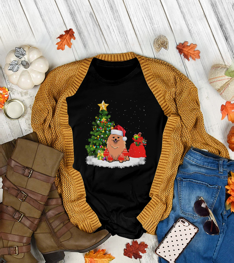 Pomeranian Dog Christmas Tree Santa Hat Snow T-Shirt