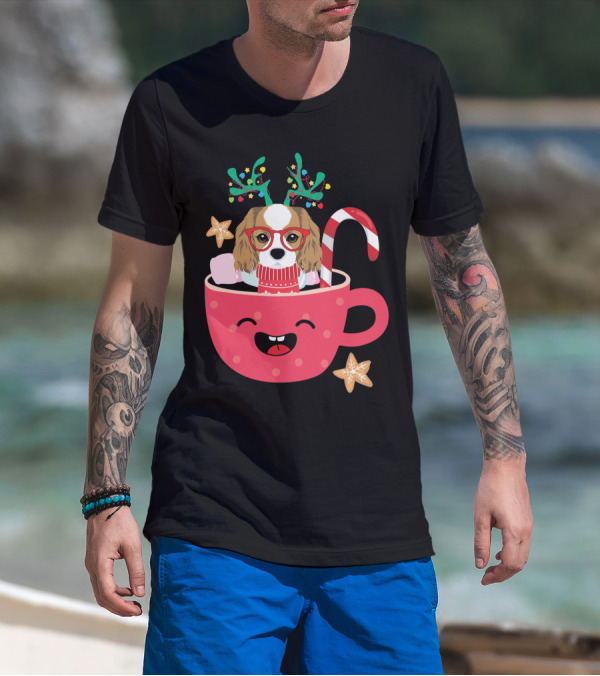 Swea Christmas Cavalier King Charl Reindeer Antlers Candy Cane Red Cup Gingerbread Cookies T-Shirt