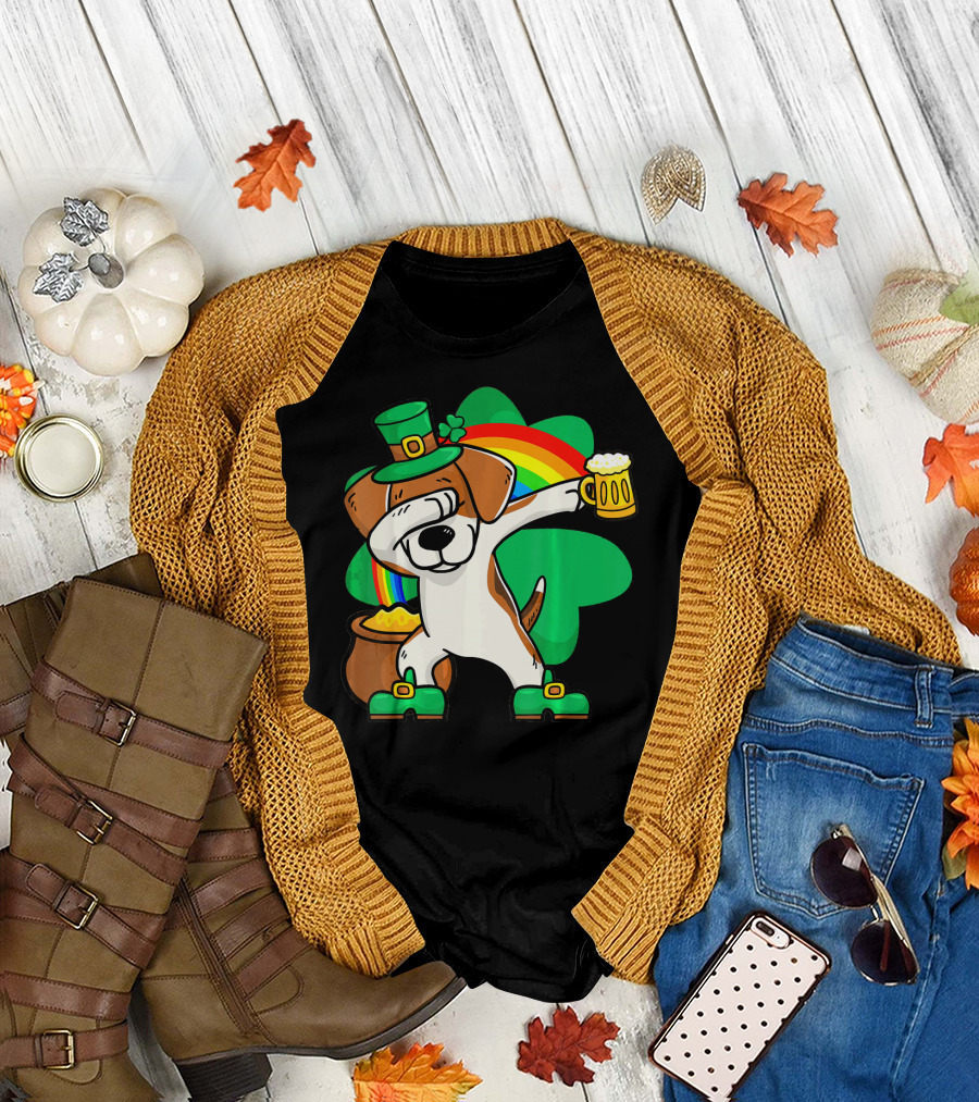 Funny Dabbing Beagle St Patrick with Leprechaun Hat and Beer Mug T-Shirt