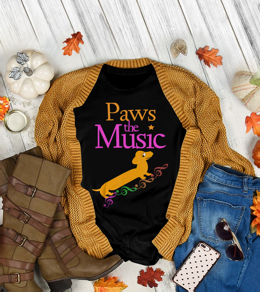 Paws the Music Cute Dachshund Dog with Musical Notes T-Shirt