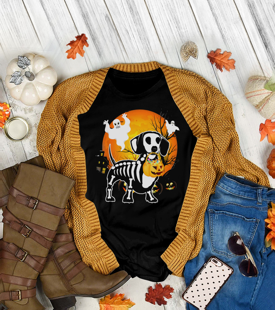 Happy Halloween Dachshund Dog Skeleton with Ghosts and Jack-o'-Lanterns T-Shirt